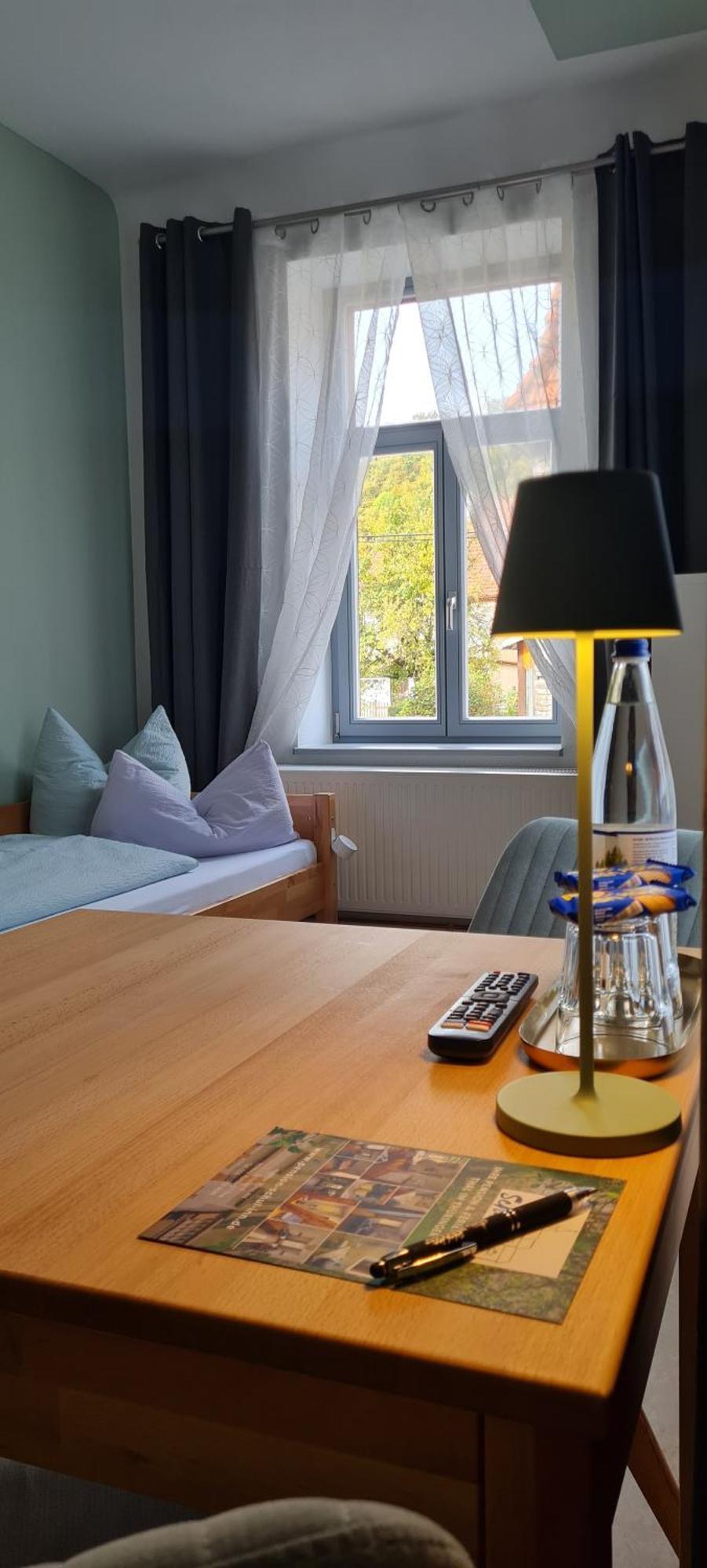 Pension Schul Inn Ruhla Bagian luar foto
